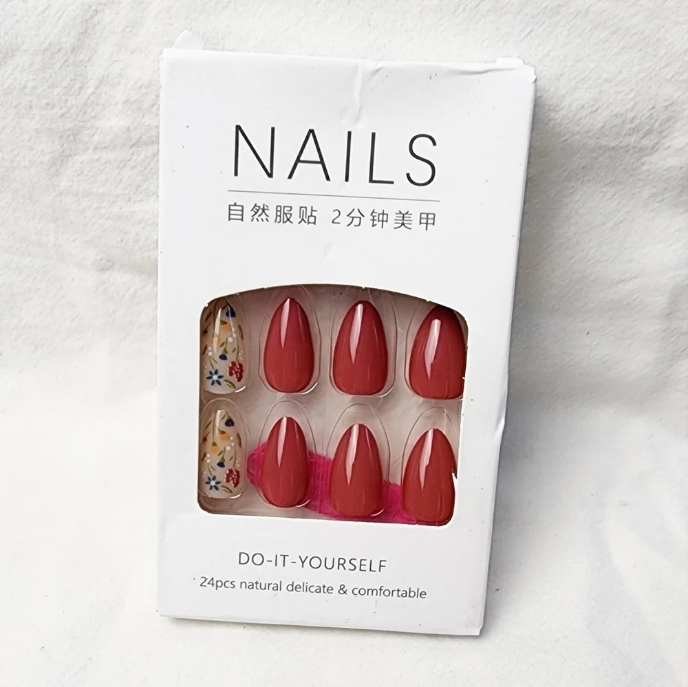 24 Pieces Fake Press On Nails